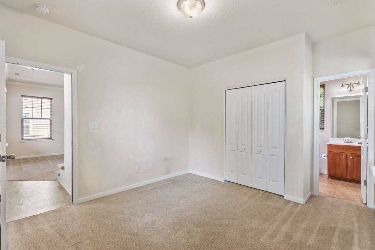 1514 Corprew Ave - Photo 4 of 9