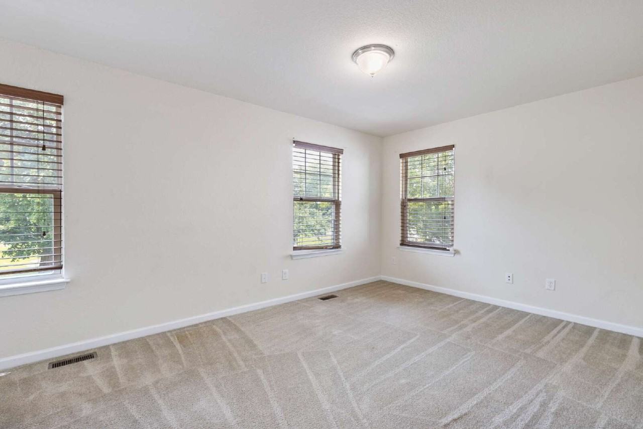 1514 Corprew Ave - Photo 5 of 9