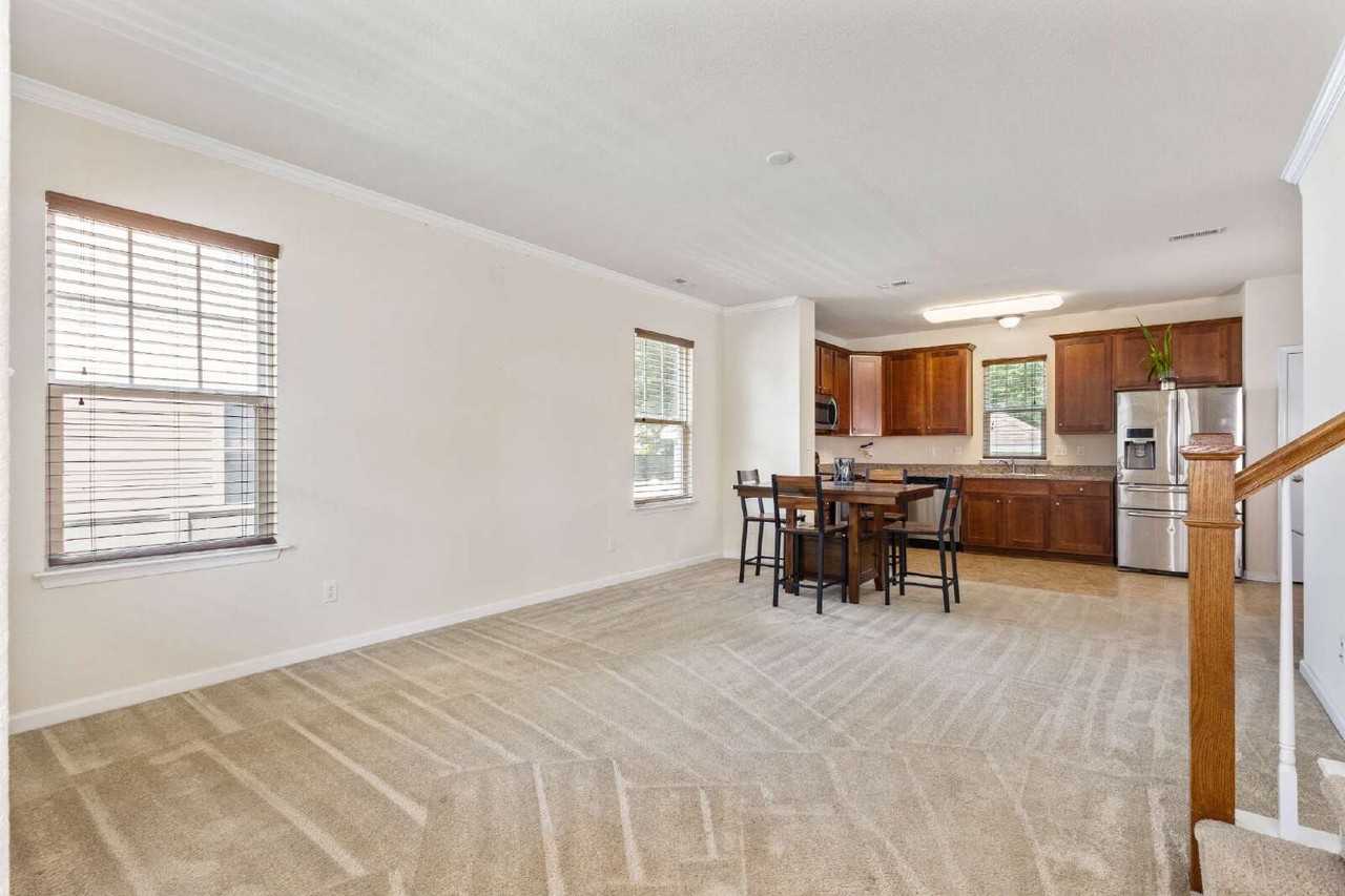 1514 Corprew Ave - Photo 7 of 9
