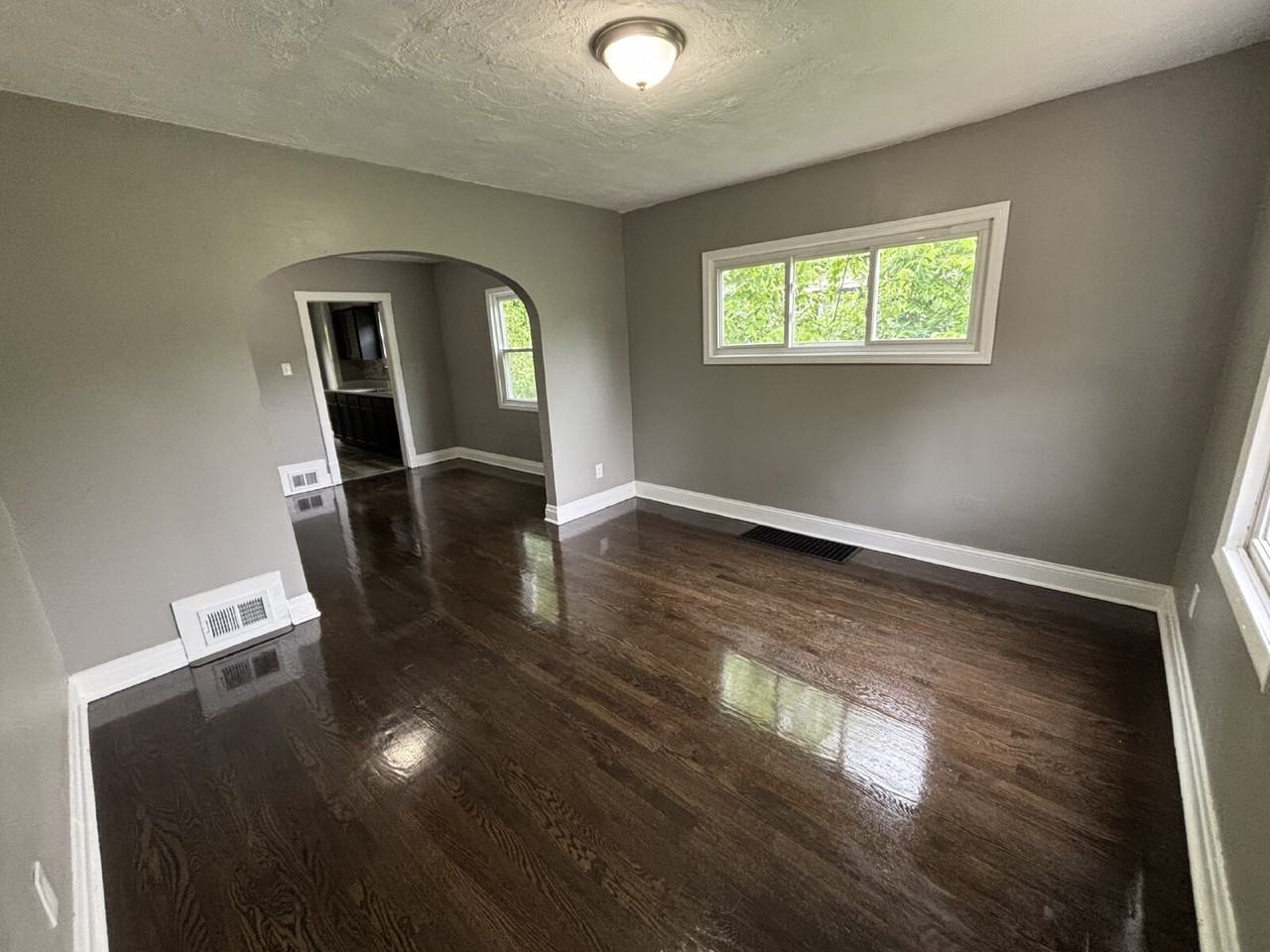 1707 Ellsworth St - Photo 2 of 11