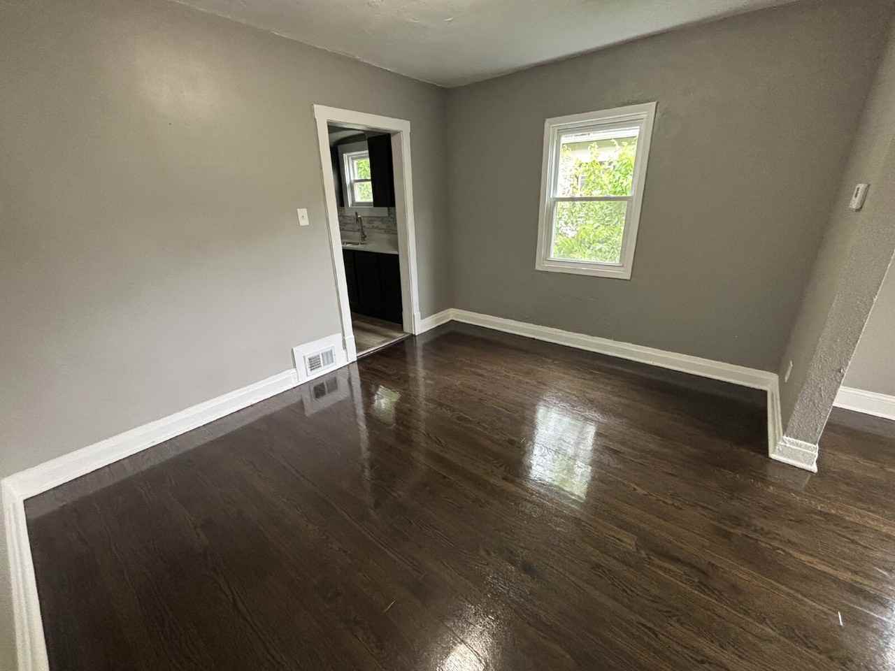 1707 Ellsworth St - Photo 3 of 11