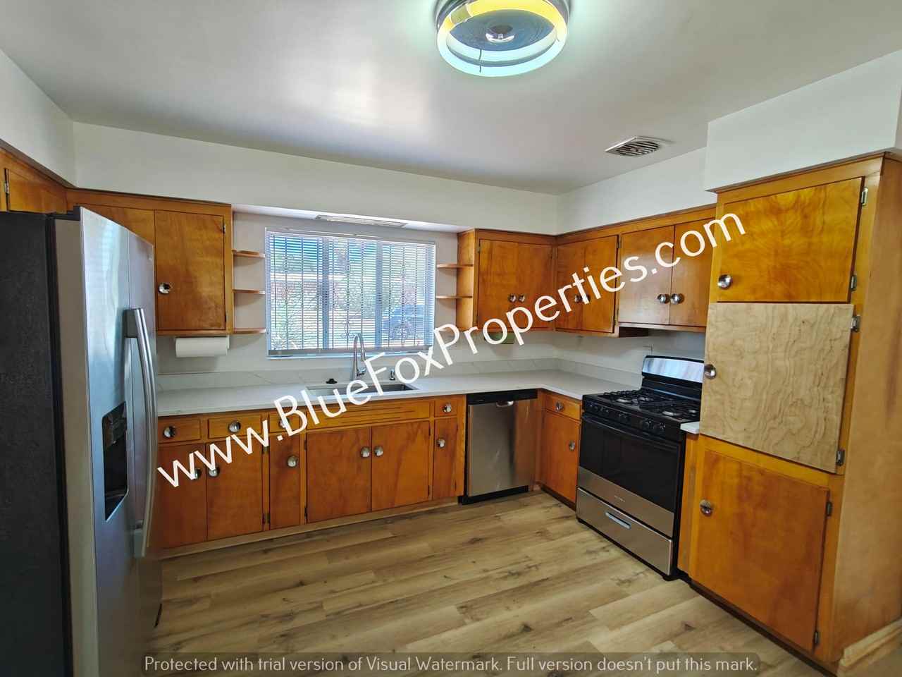 5755 East 6th Street - Photo 3 of 36