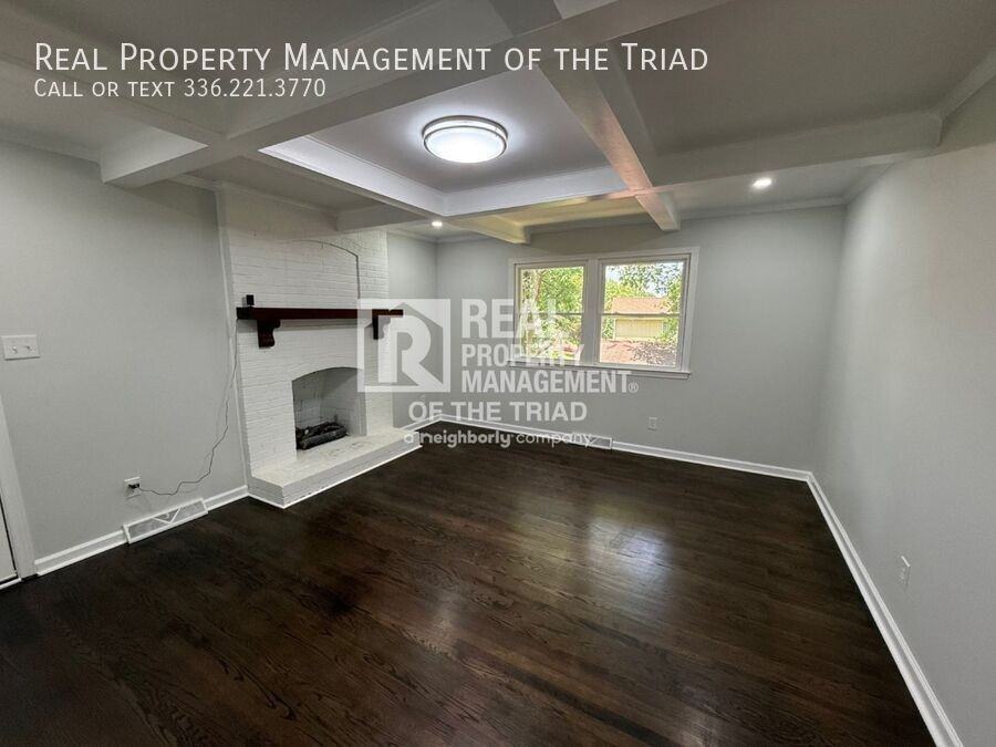 2206 Dulaire Rd - Photo 3 of 17