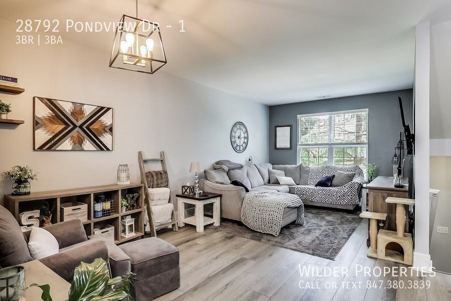 28792 W Pondview Dr #1 - Photo 2 of 21