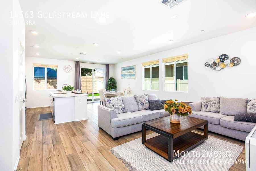 14563 Gulfstream Ln - Photo 3 of 30