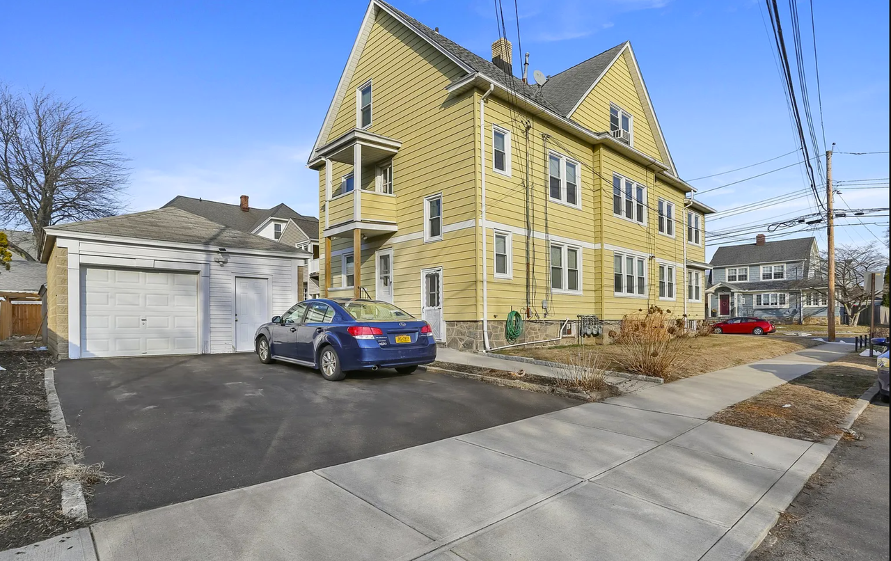 57 Homestead Ave #57 - Photo 3 of 14