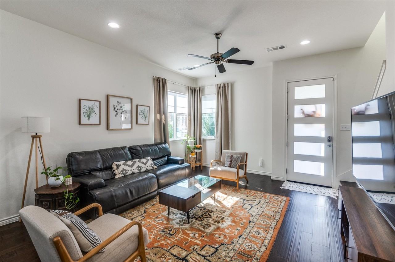 5116 Slate St #NA - Photo 3 of 20