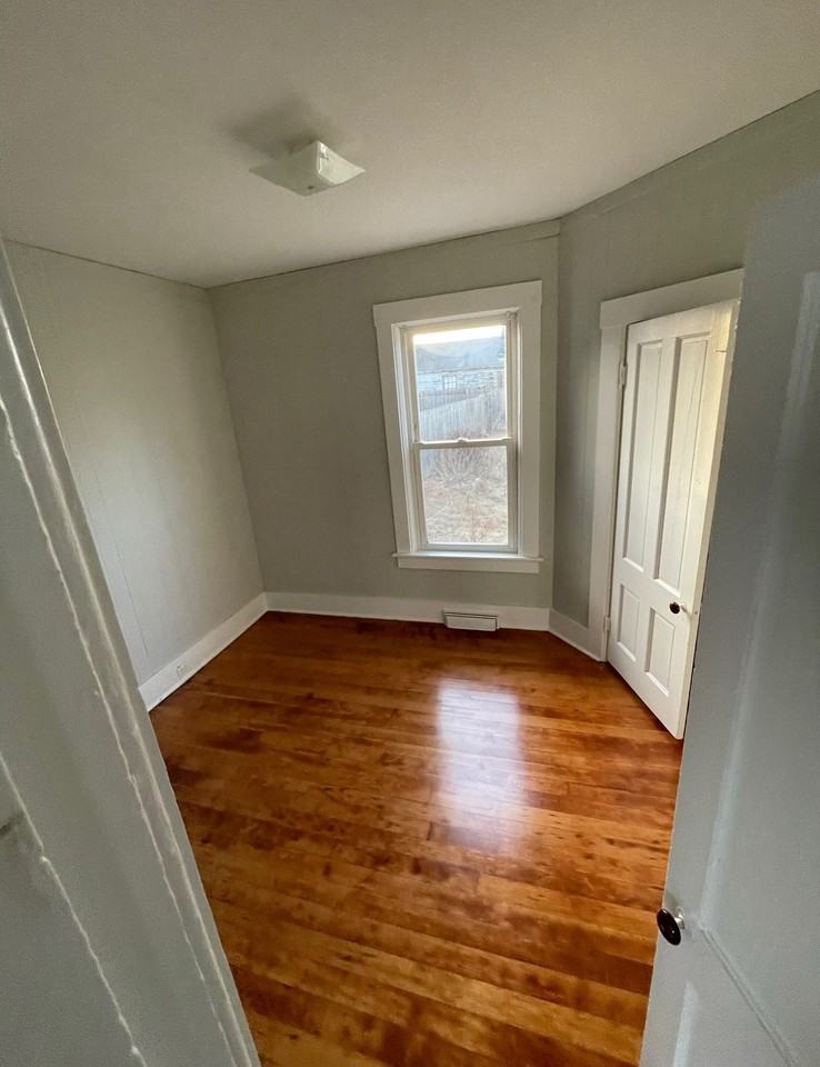 6 Ellis St #1 - Photo 2 of 6