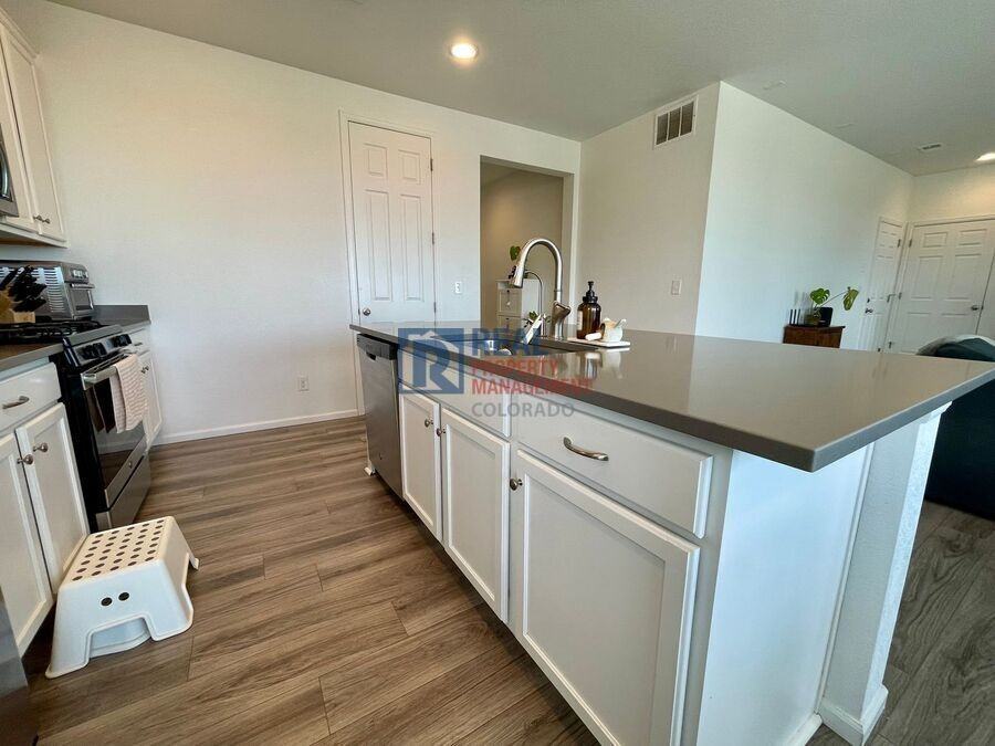 7085 Boreal Dr - Photo 2 of 22