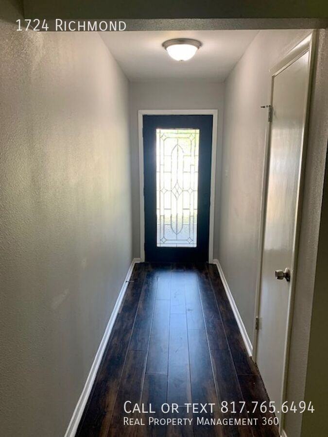 1724 Richmond Dr - Photo 2 of 13