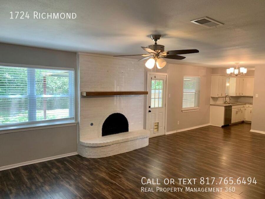 1724 Richmond Dr - Photo 3 of 13