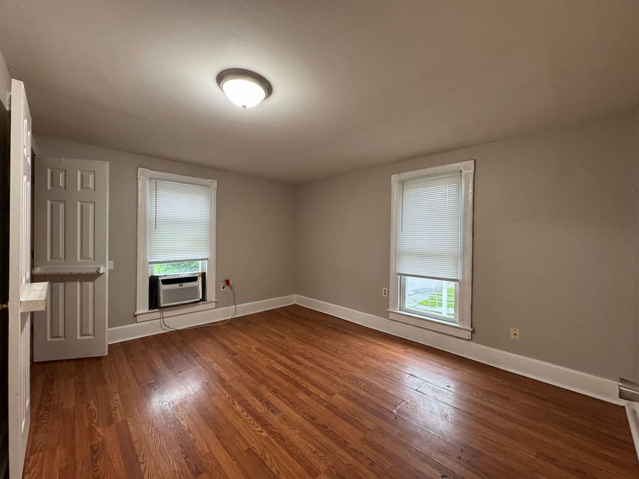 339 5th St - Photo 3 of 9