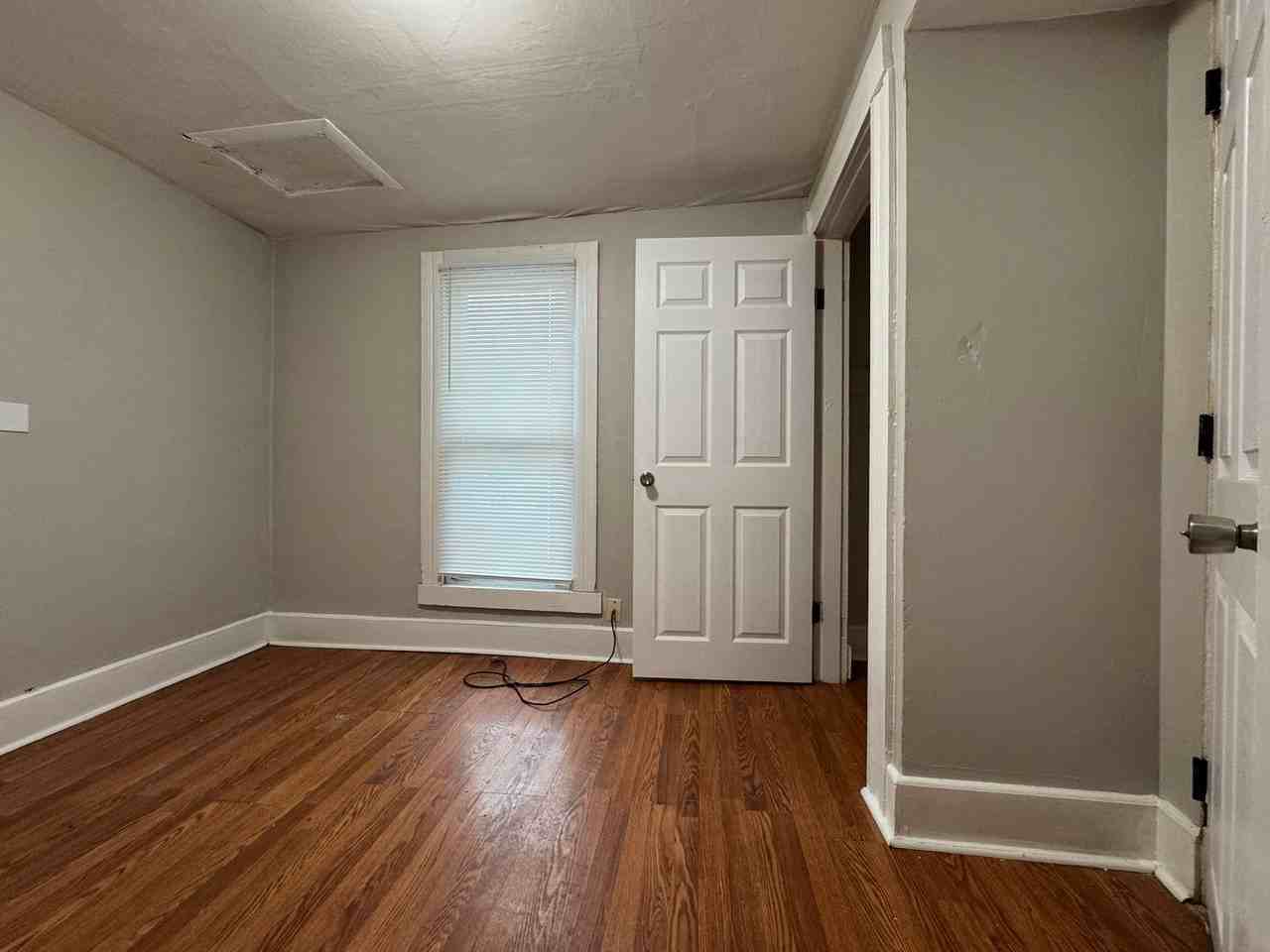 339 5th St - Photo 4 of 9