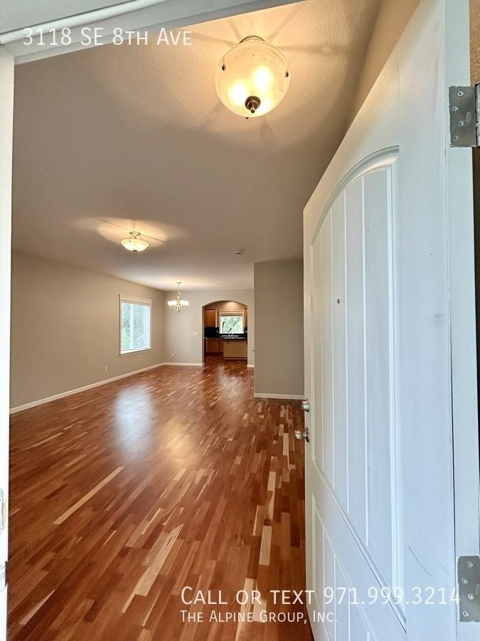 3118 Se 8th Ave - Photo 3 of 50