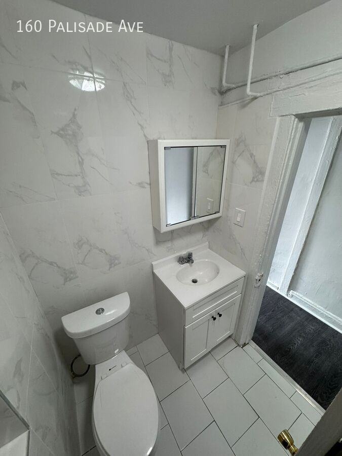 160 Palisade Ave - Photo 3 of 21