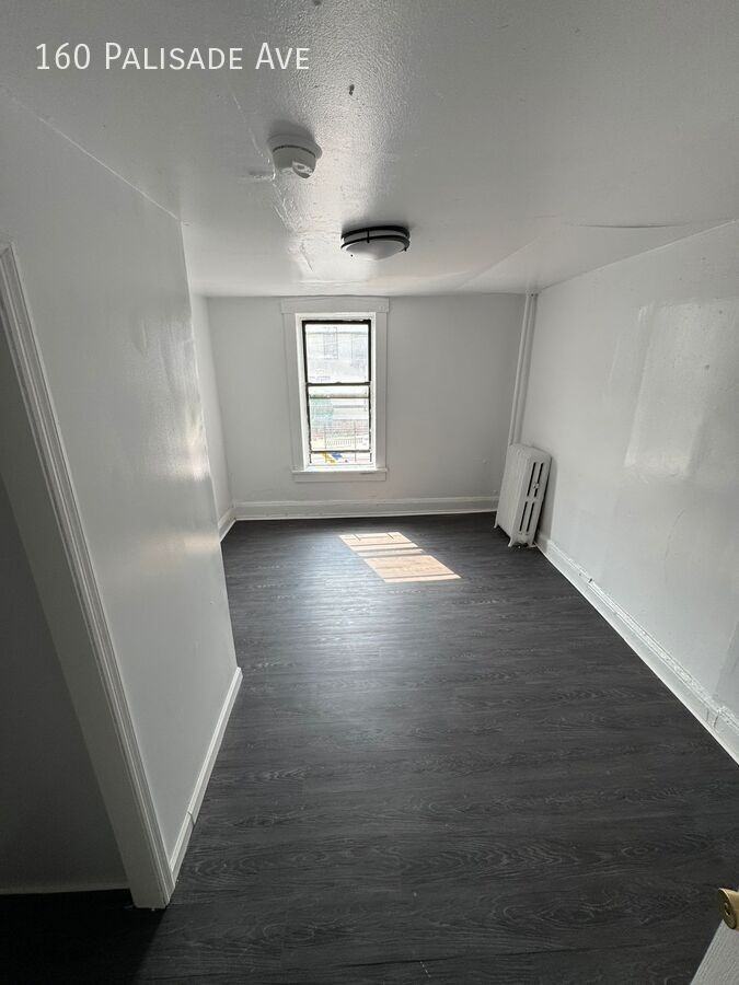 160 Palisade Ave - Photo 5 of 21