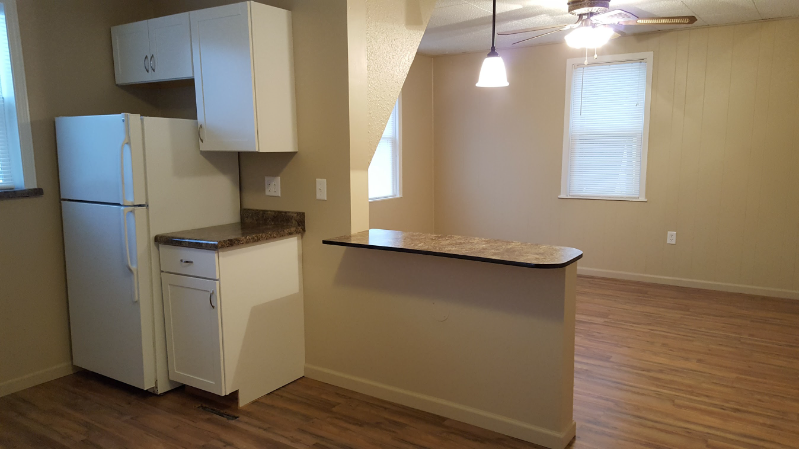 405 Crocker Ave S - Photo 2 of 13