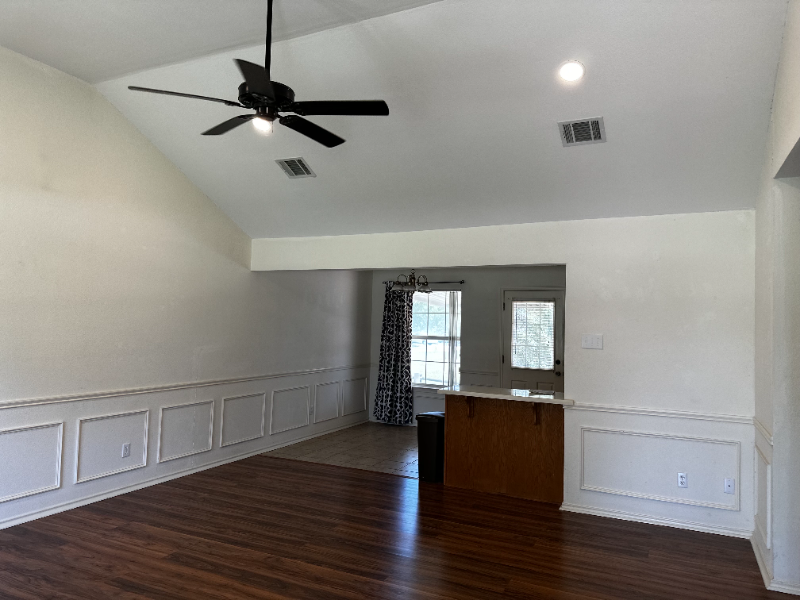 298 Nally St - Photo 3 of 16