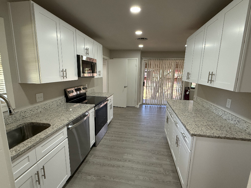 8274 Lifford Pl - Photo 3 of 15