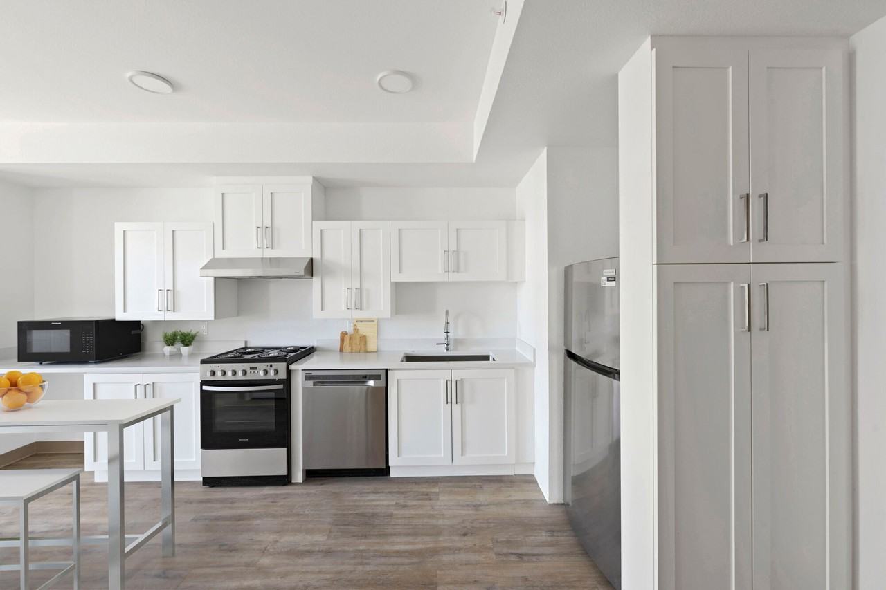 1999 West 3RD Street - Photo 6 of 39