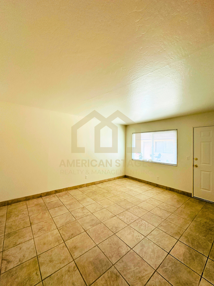 525 North S Street - Photo 3 of 10