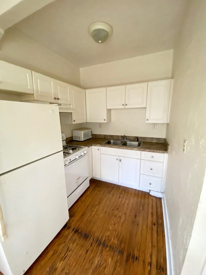 1717 South Park Avenue - Photo 2 of 38