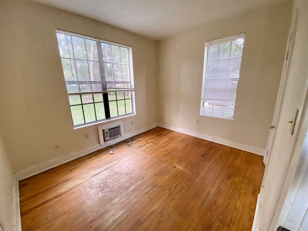 1717 South Park Avenue - Photo 3 of 38