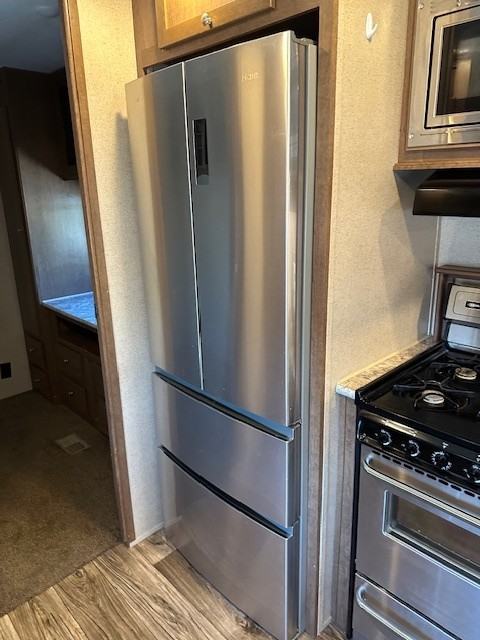 HIDDEN VILLAGE PARK - Photo 6 of 32