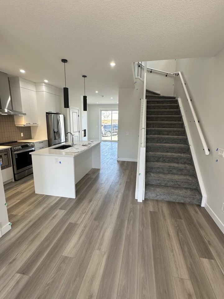 556 Rowmont Boulevard Northwest - Photo 2 of 18