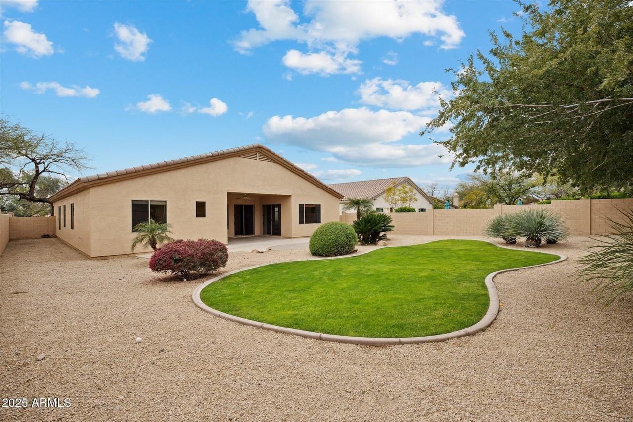 7360 E Wing Shadow Rd - Photo 2 of 29