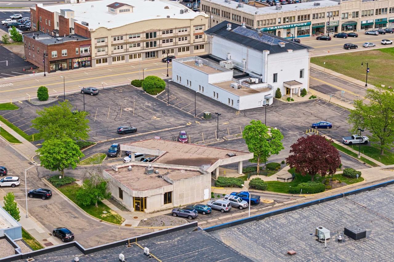 361 W Grand Ave - Photo 3 of 22