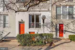 725 Delaware Ave Sw - Photo 1 of 1