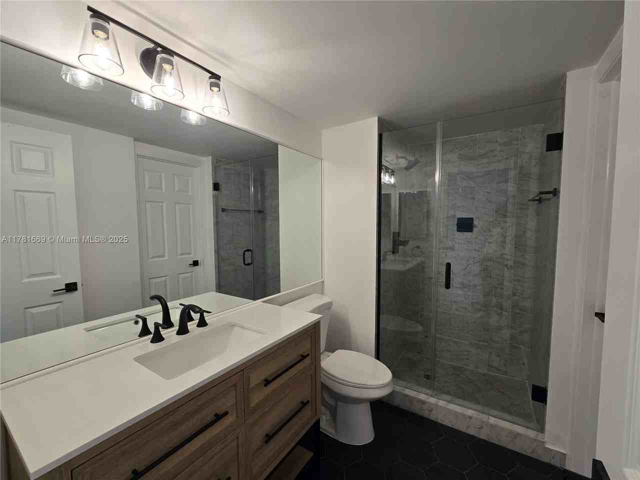 800 Claughton Island Dr #1205 - Photo 5 of 8