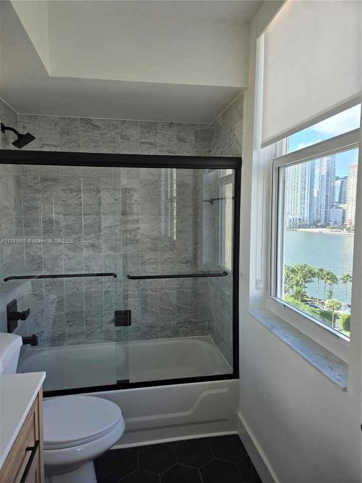 800 Claughton Island Dr #1205 - Photo 7 of 8