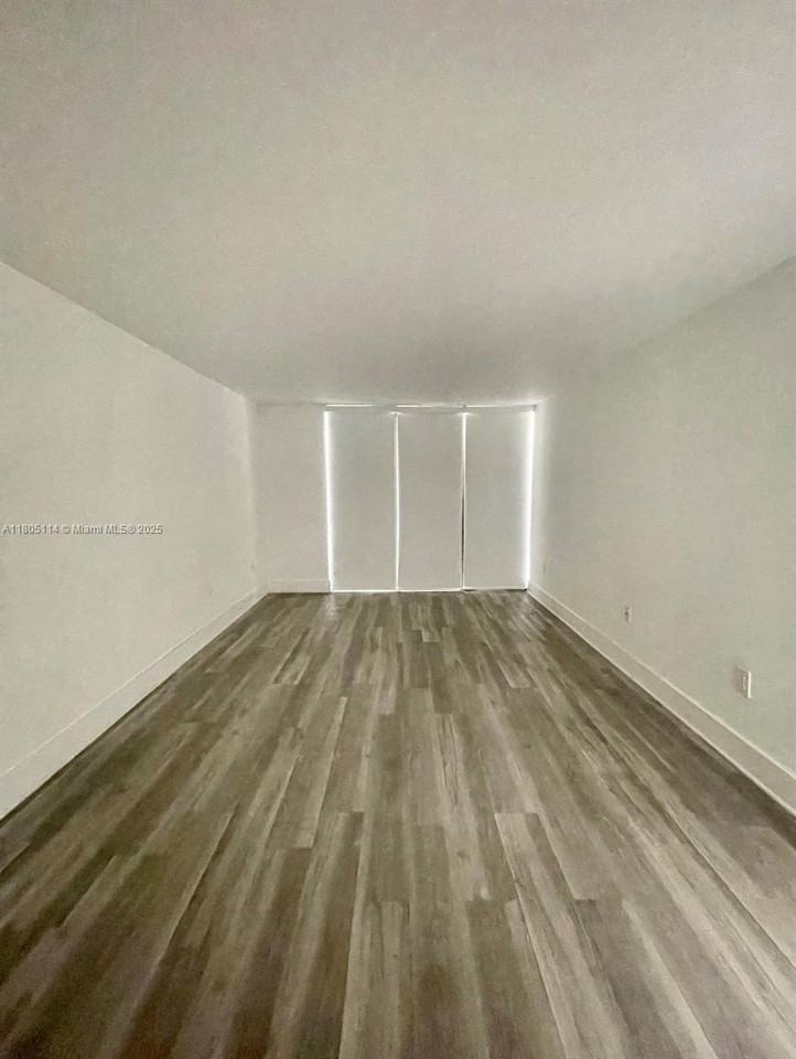 555 Northeast 15th Street #16F - Photo 5 of 8