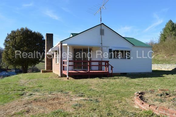 1358 Bristol Hwy - Photo 2 of 18