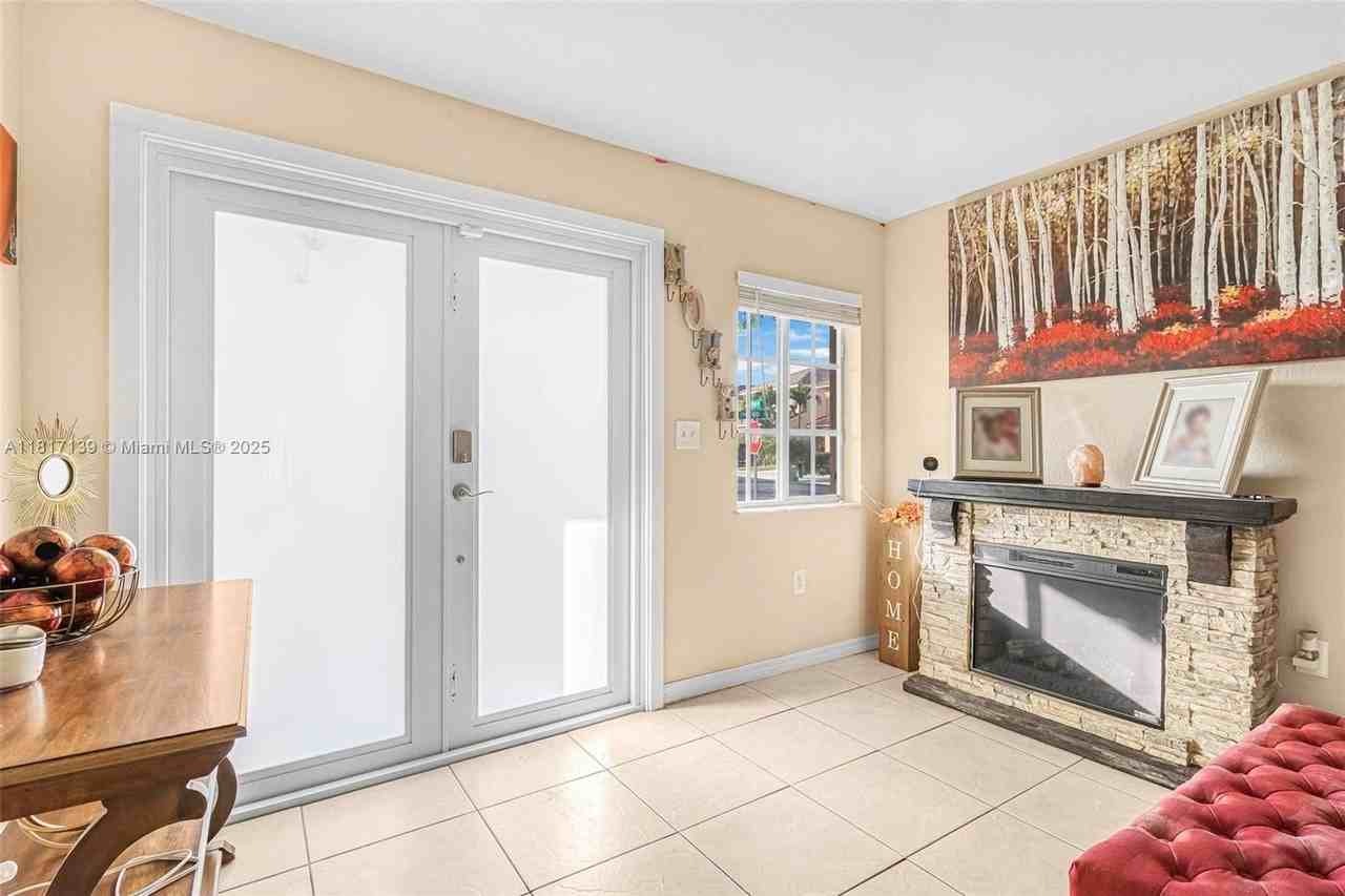 21403 Sw 89th Pl #0 - Photo 3 of 23