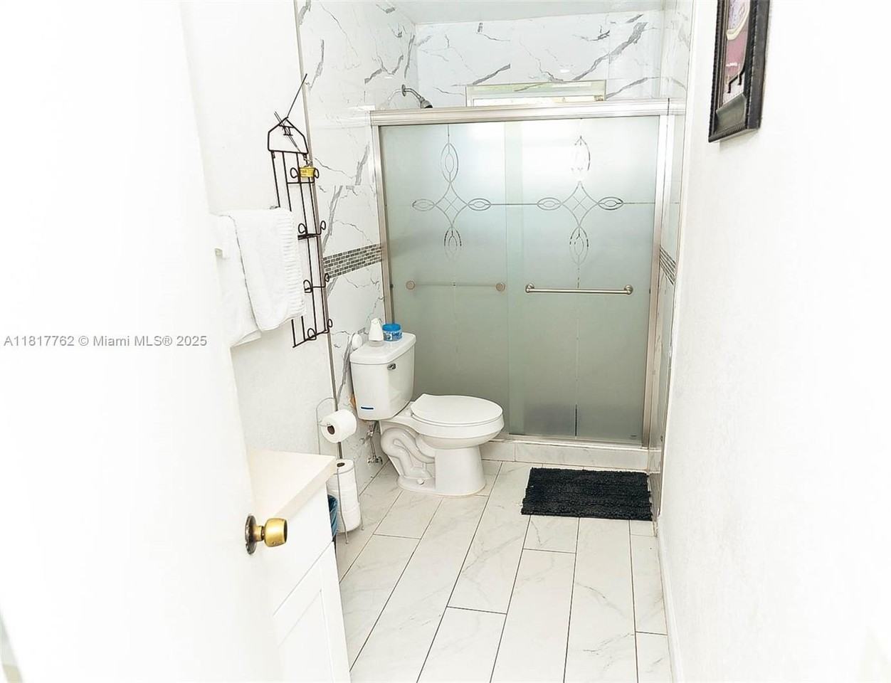 240 Nw 197th St #1 - Photo 3 of 7