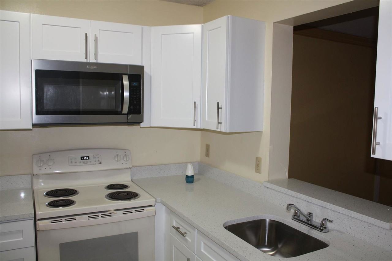 8610 N Sherman Cir #108 - Photo 7 of 8