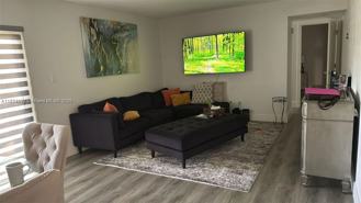 370 E Laurel Dr #3E - Photo 1 of 1