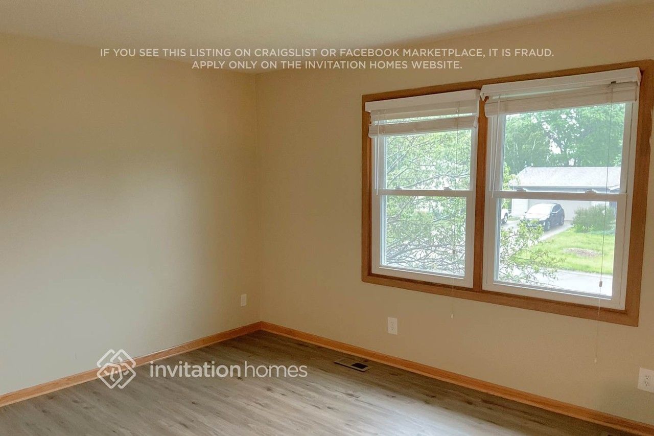 13324 Natchez Ave - Photo 3 of 19