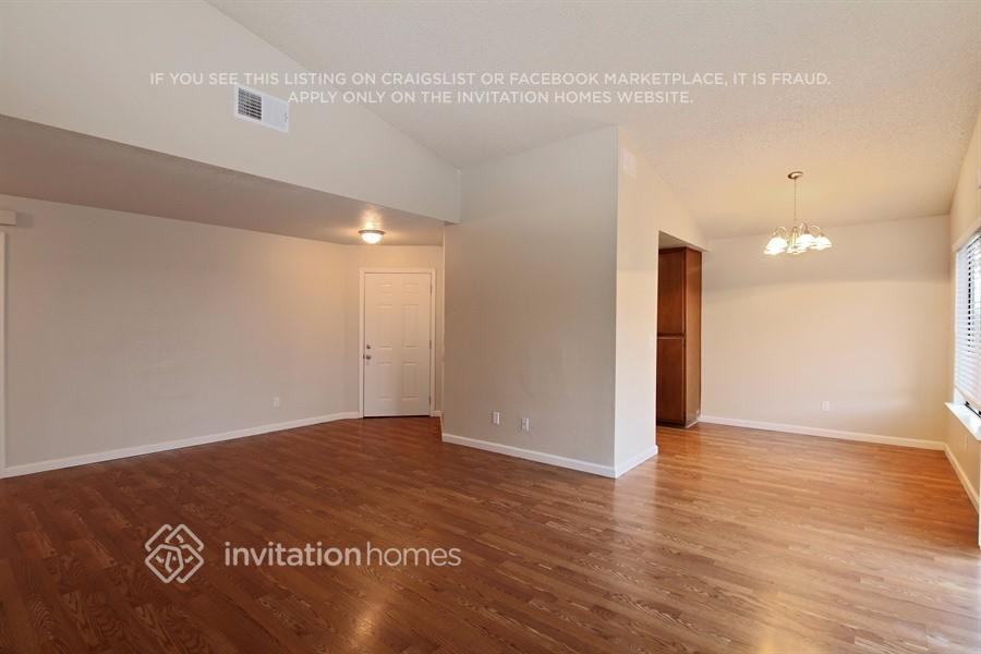 1239 Canterbury - Photo 3 of 23