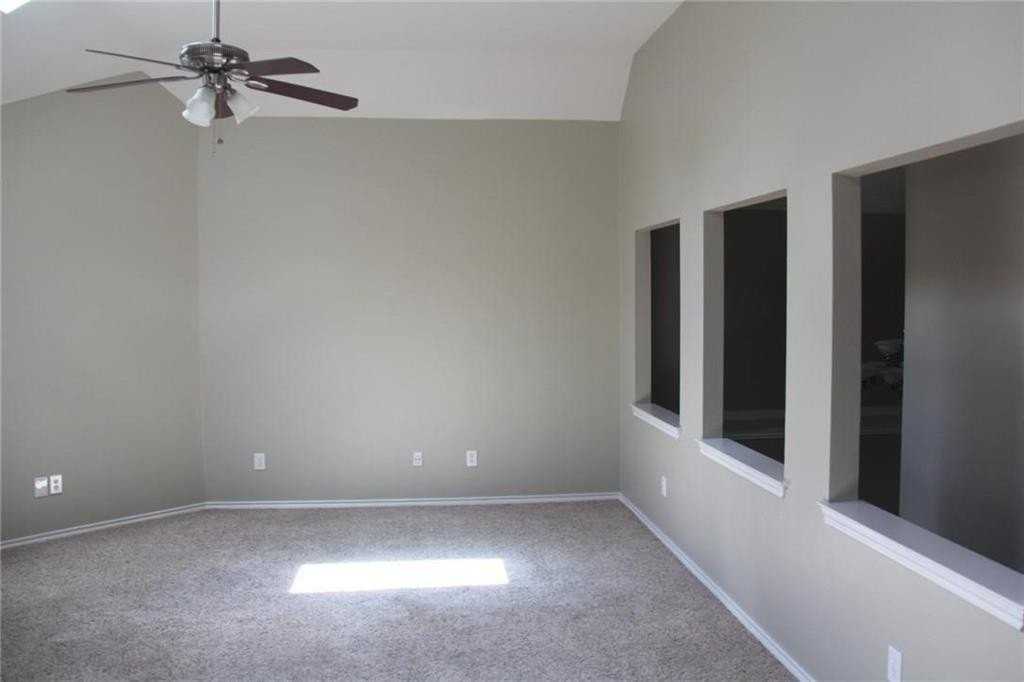 104 San Mateo Ct - Photo 7 of 11