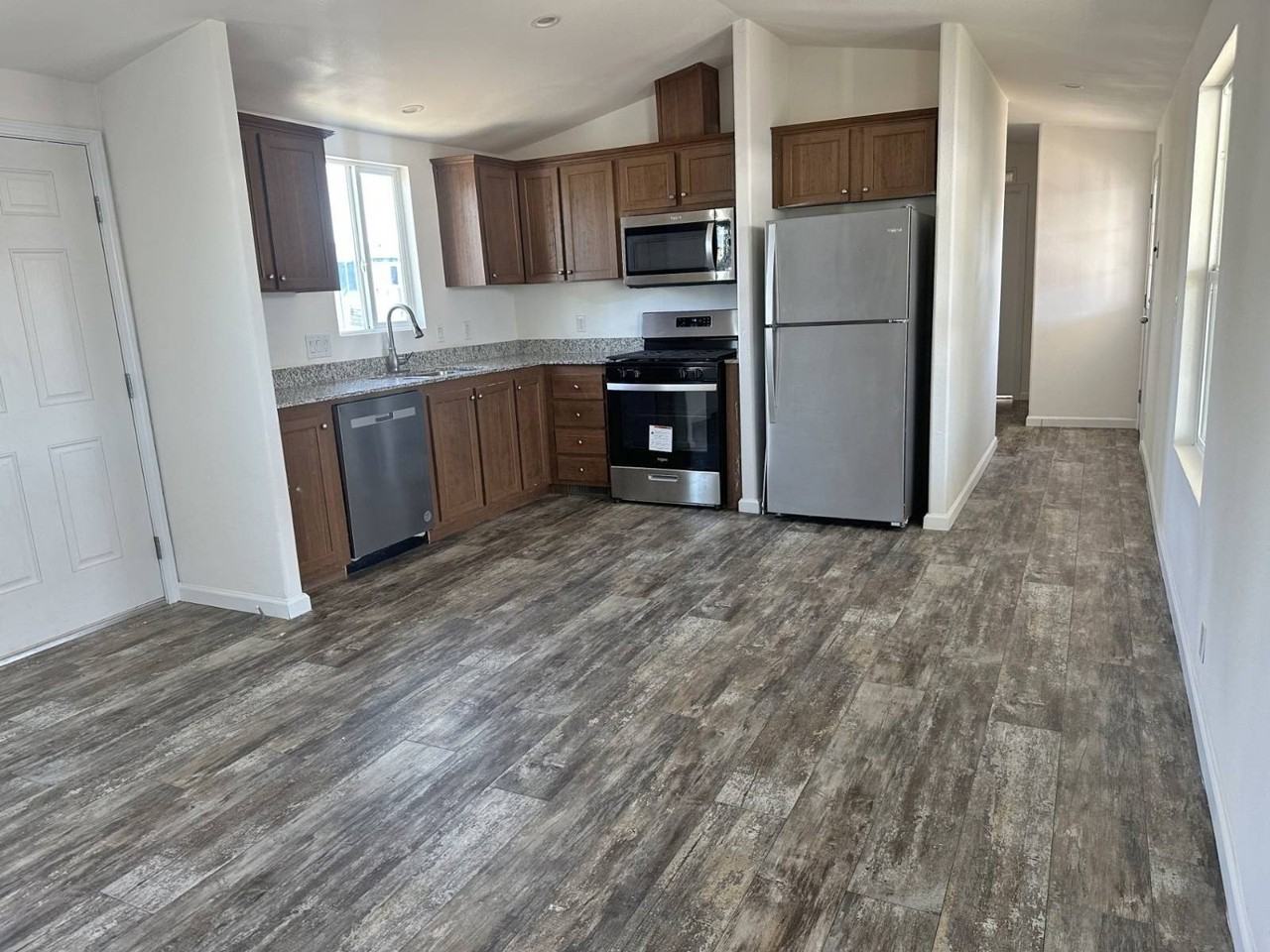 1470 Elizabeth St #67 - Photo 3 of 12