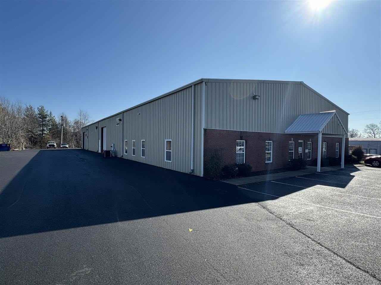 141 Vanderbilt Ct - Photo 2 of 6