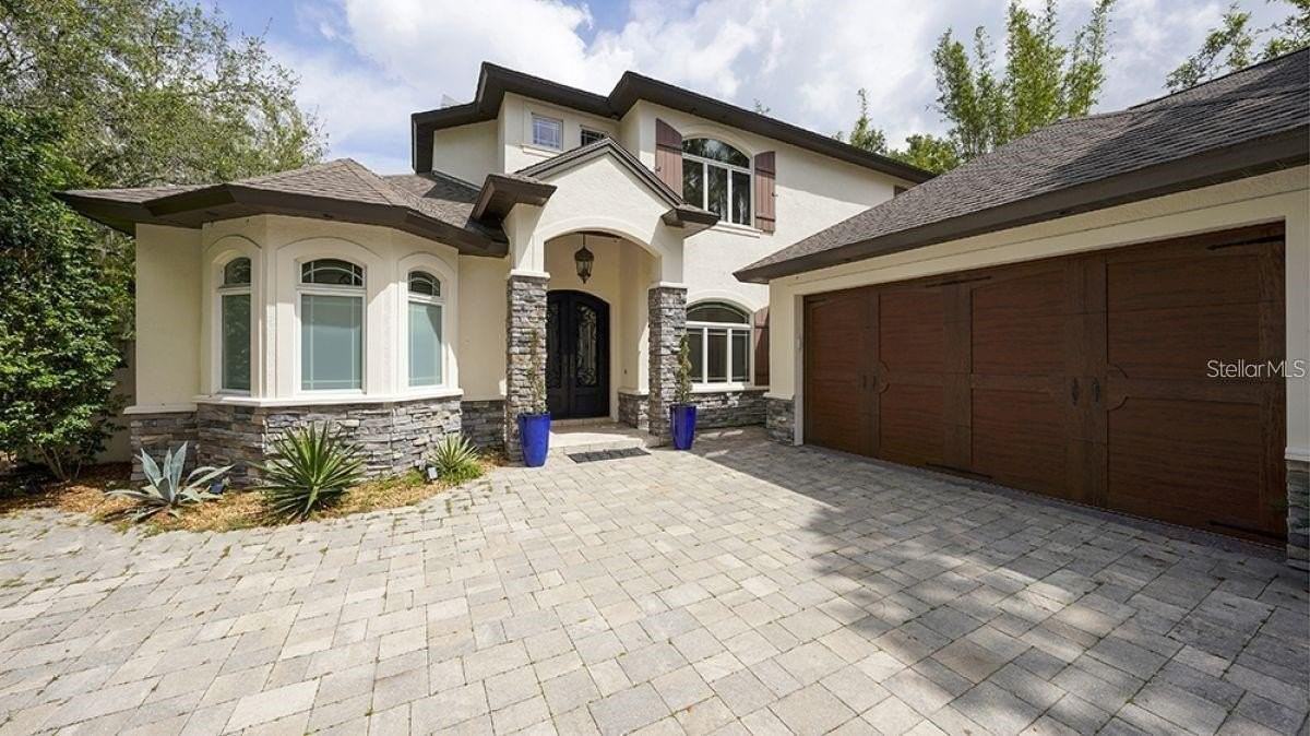 1725 Bonita Ct - Photo 4 of 50