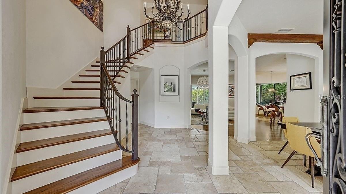 1725 Bonita Ct - Photo 6 of 50