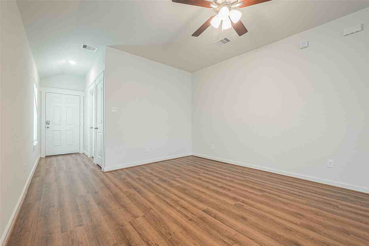 7538 Coral Terrace Dr - Photo 7 of 50