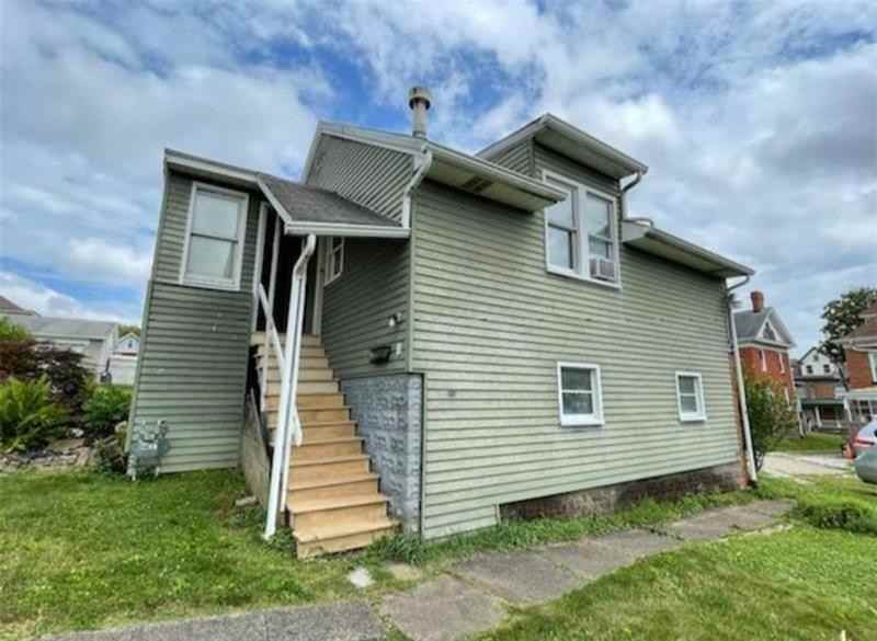 326 W College St - Photo 3 of 11