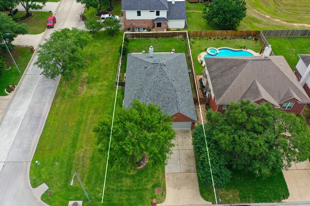 5803 Sawyer Bend Ln - Photo 2 of 42